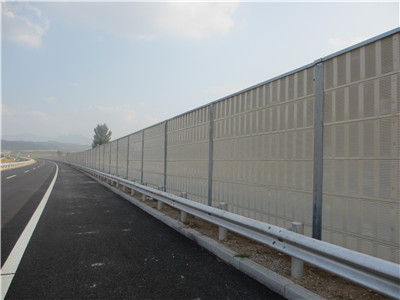 <a href=http://www.xundcs.com/news_article?news_id=123>隔聲屏障</a>