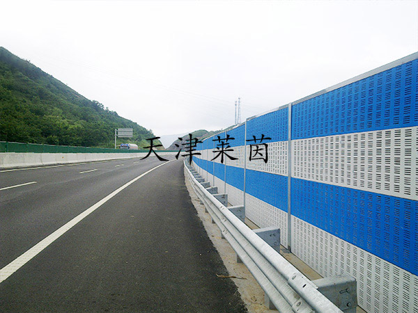 <a href=http://www.xundcs.com/news_article?news_id=125>公路聲屏障</a>