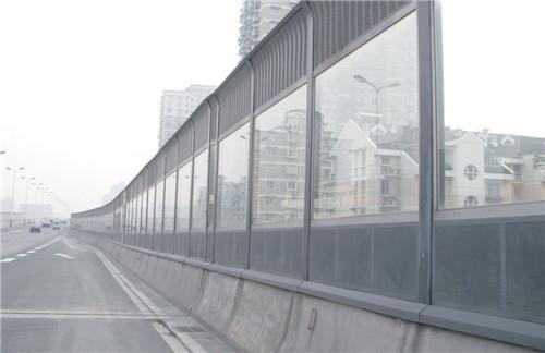 <a href=http://www.xundcs.com/news_article?news_id=133>公路聲屏障</a>