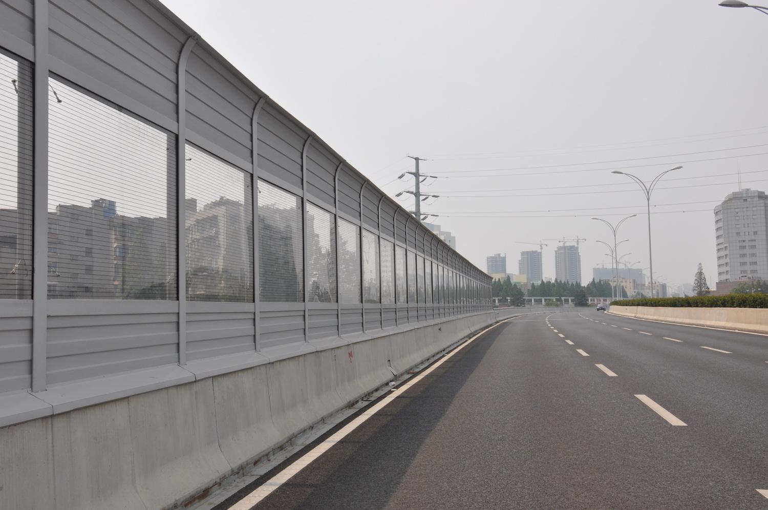 <a href=http://www.xundcs.com/news_article?news_id=142>公路聲屏障</a>