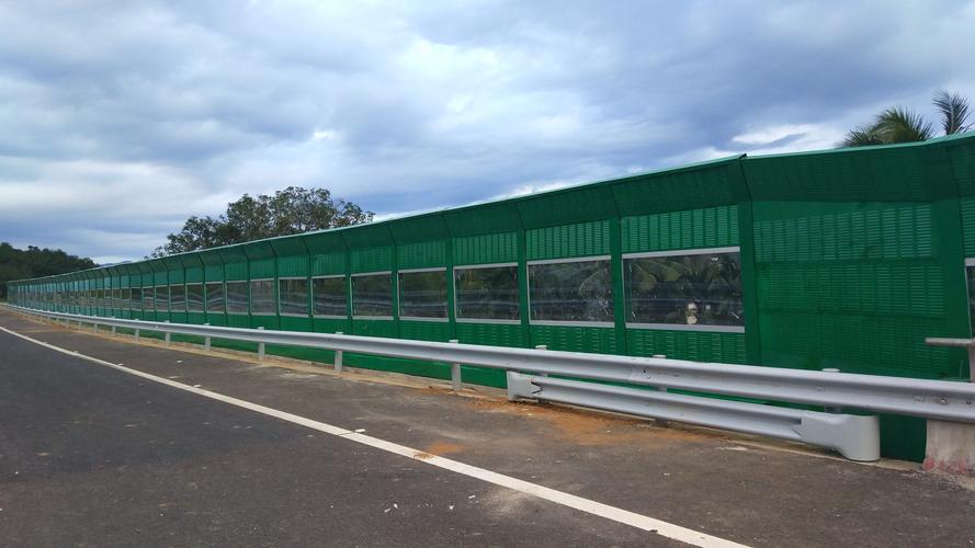 <a href=http://www.xundcs.com/news_article?news_id=144>天津道路聲屏障</a>
